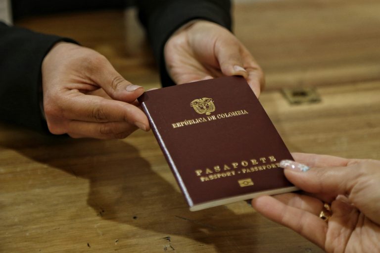 requisitos para sacar pasaporte colombiano