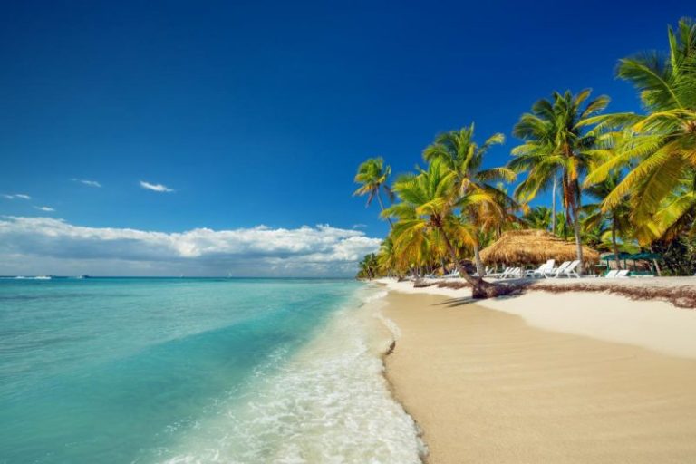 requisitos para viajar a república dominicana desde españa
